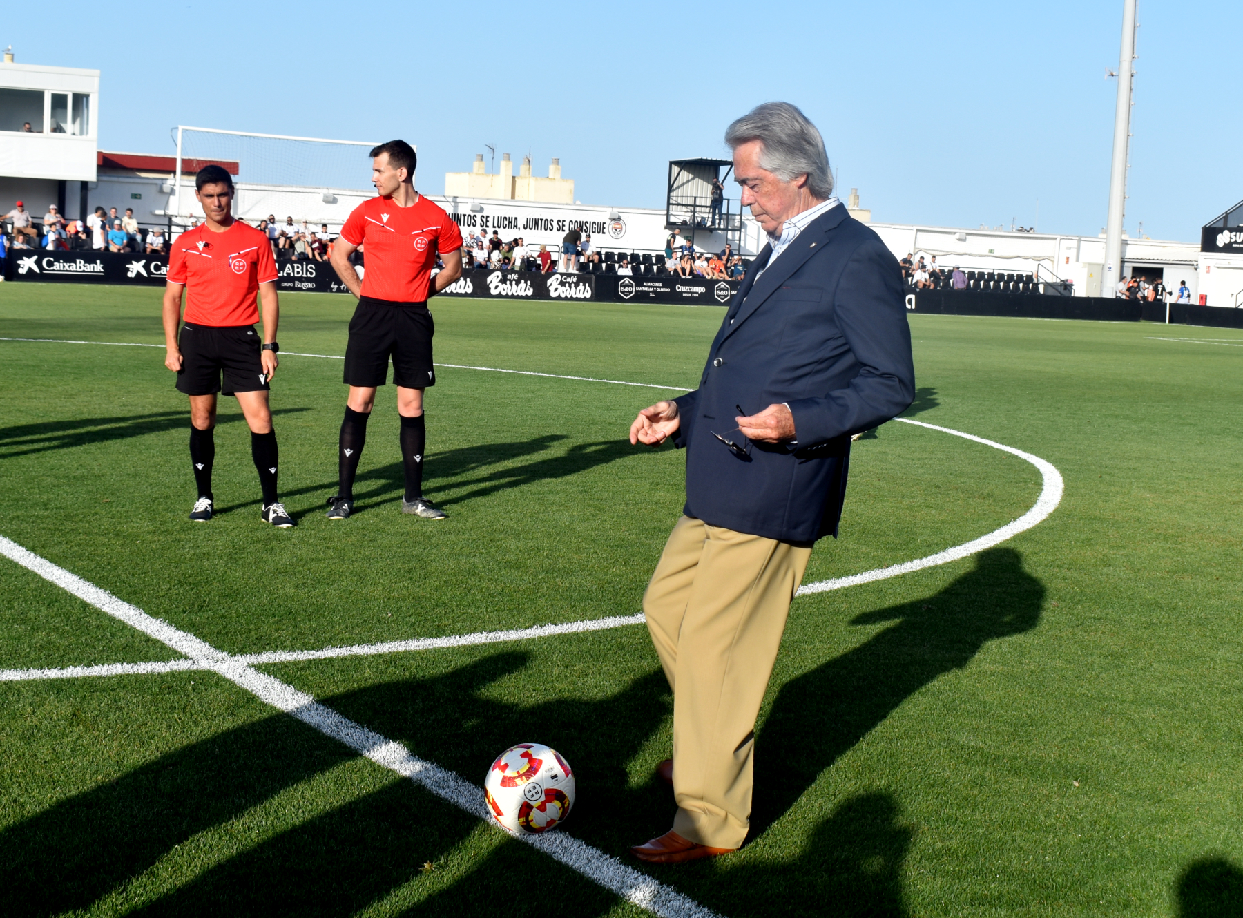 El Ceuta y el Murube rinden un emotivo homenaje a José Antonio Muñoz. Foto: Rafa Báez