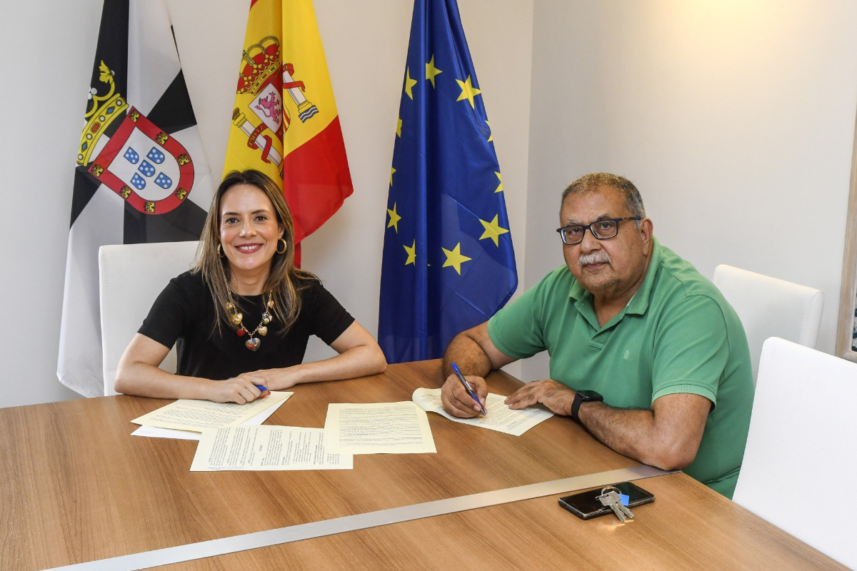 Firma del convenio con la Comunidad Hindú