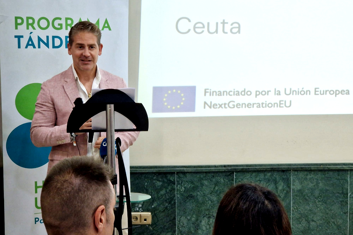 Karim Bulaix, presidente de la Cámara de Comercio, durante la clausura de los programas Tándem / Laura Ortiz