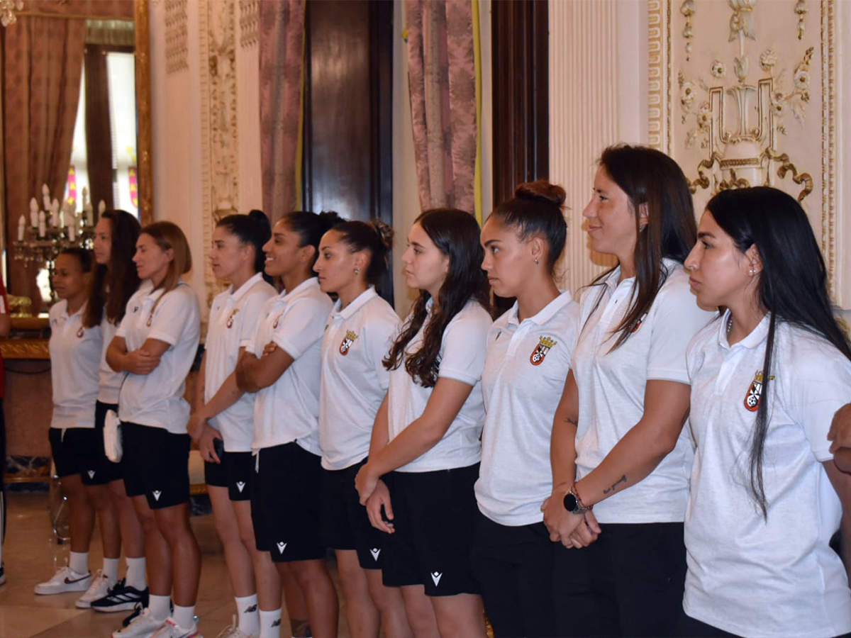 Recepción en el Salón del Trono del Ceuta Femenino / Rafa Báez