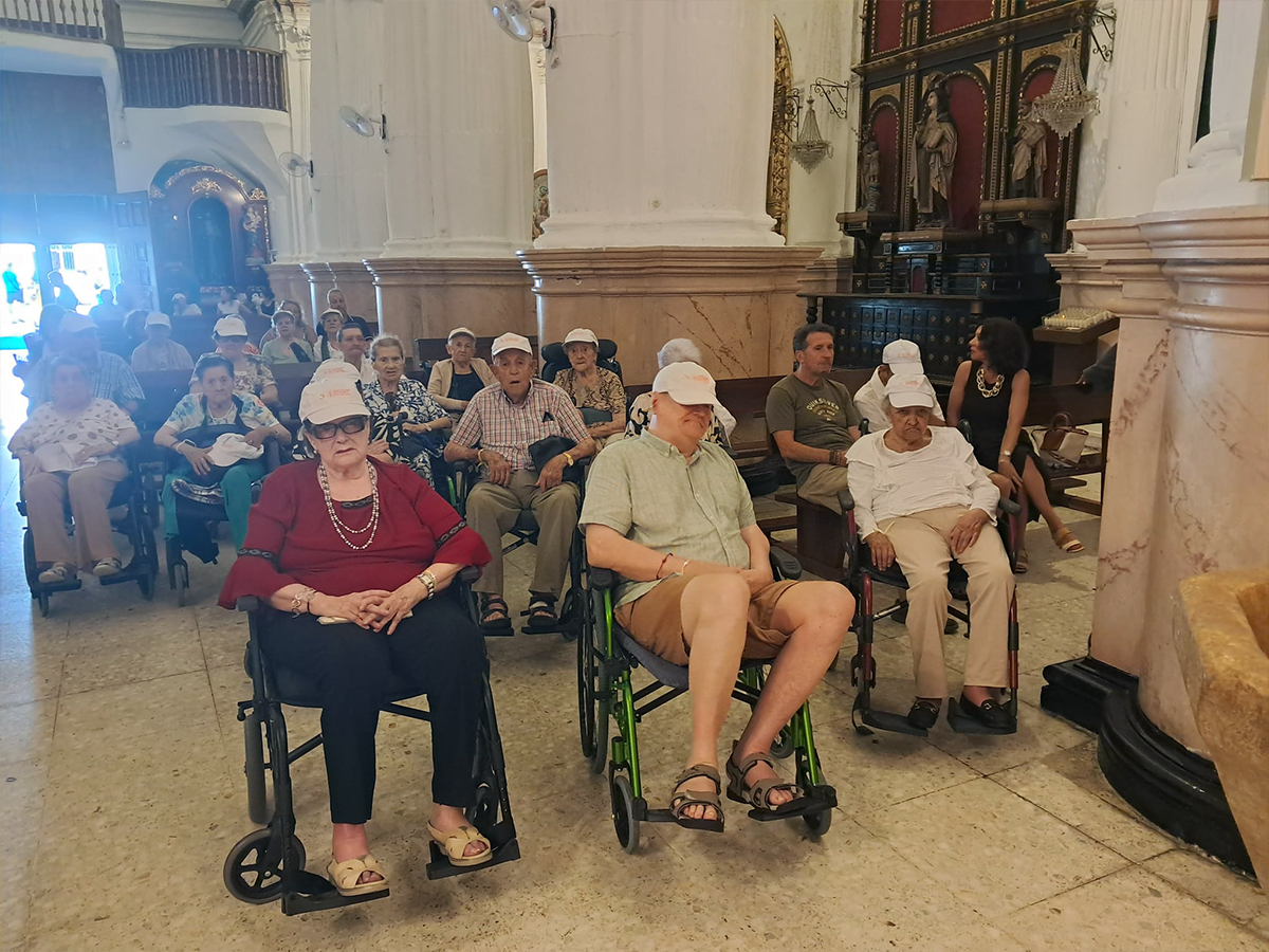 Aniversario de Cruz Blanca / César Martín