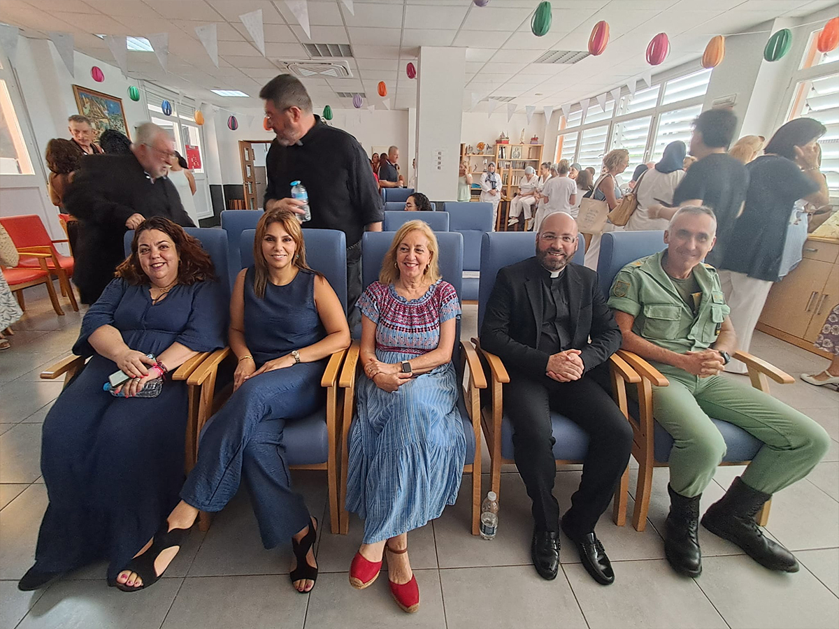 Aniversario de Cruz Blanca / César Martín