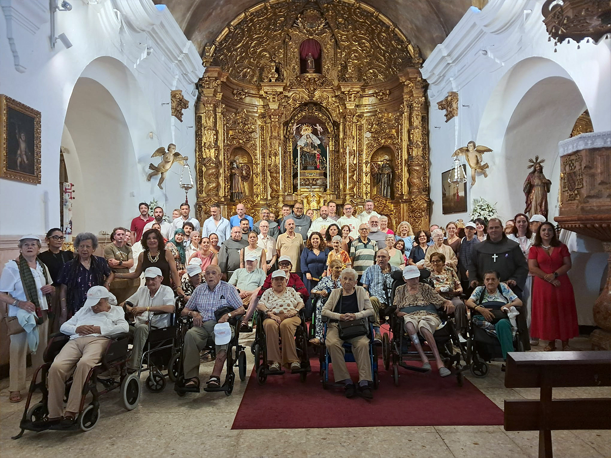 Aniversario de Cruz Blanca / César Martín