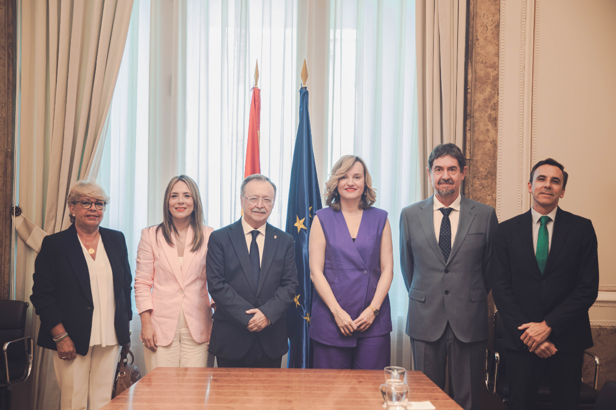 Reunión de Vivas con el Ministerio de Educación