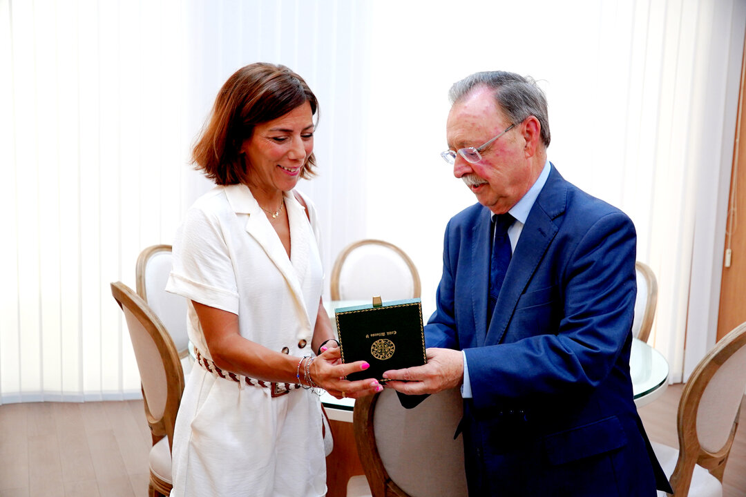 Recibimiento oficial a María Bohórquez
