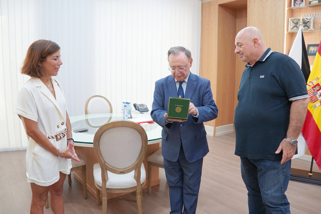 Recibimiento oficial a María Bohórquez