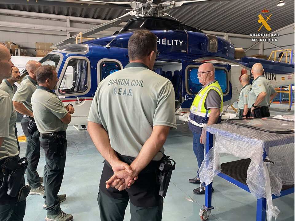Formación de los operativos del GEAS en el Helipuerto