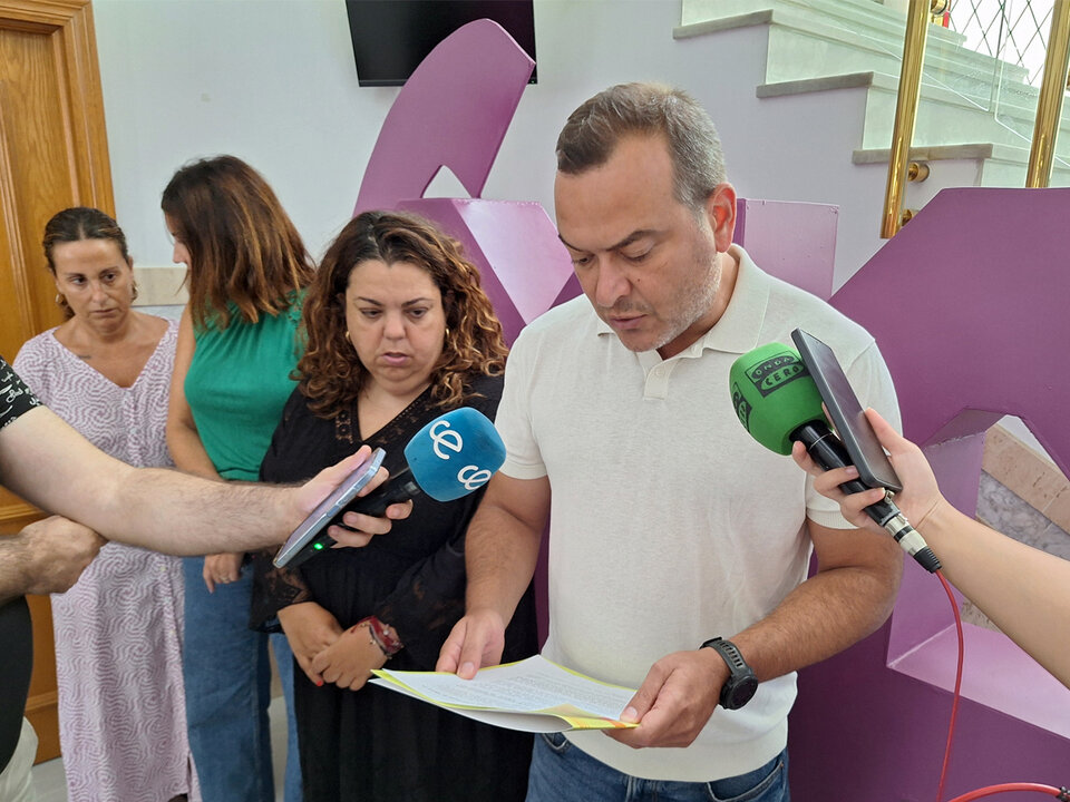 Minuto de silencio en la Delegación del Gobierno