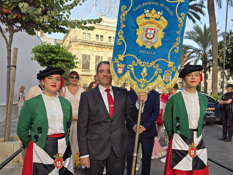 Visita de la Casa de Ceuta en Melilla a la ciudad durante las fiestas patronales