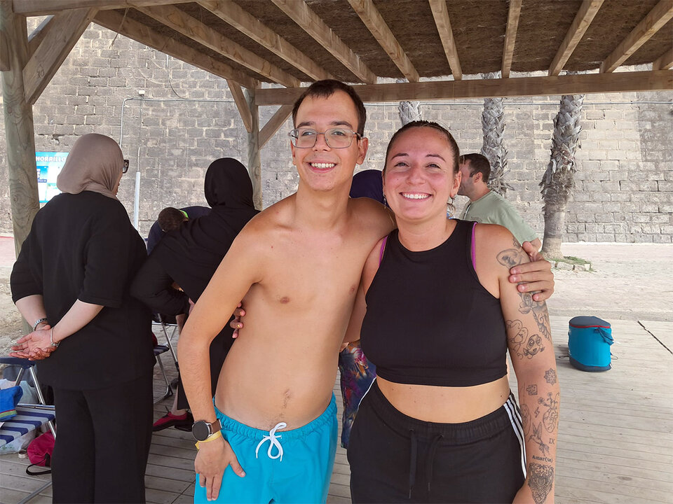 Manuel Castillo, usuario, y Ana Martín, educadora social / César Martín