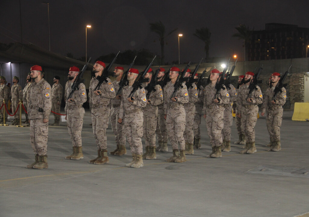 Arriado de bandera en Irak / Alma Palomino