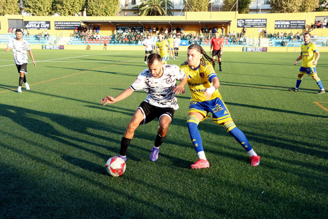 Encuentro de Copa RFEF entre el Ceuta 6 de Junio - Orihuela CF. Foto: Abdeselam Mohamed