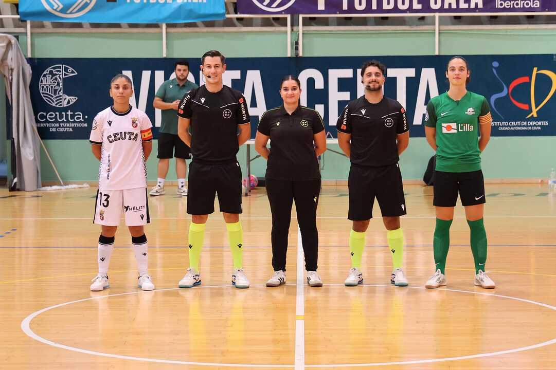 Encuentro ente la AD Ceuta FC femenina y Les Corts celebrado en el Guillermo Molina