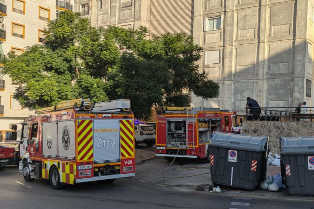 Incendio Grupos El Rocío / Rafa Báez