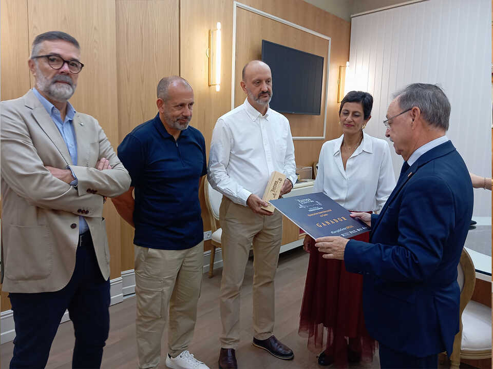 El presidente Juan Vivas recibe al equipo de Procesa