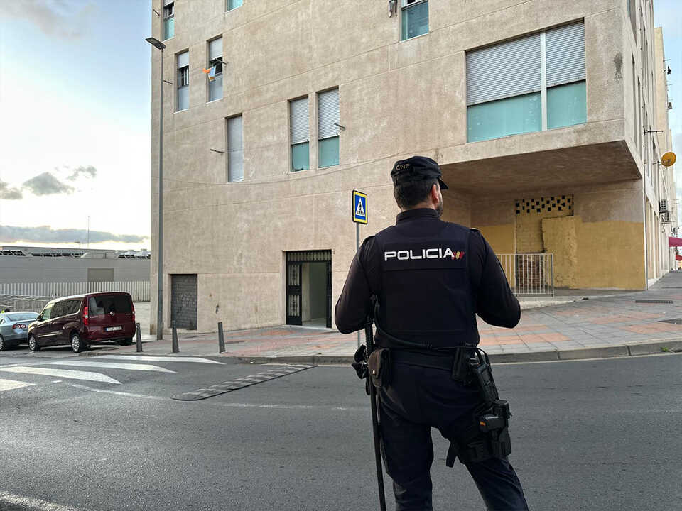 OPERACIÓN POLICIAL / Mohamed Ettouileb