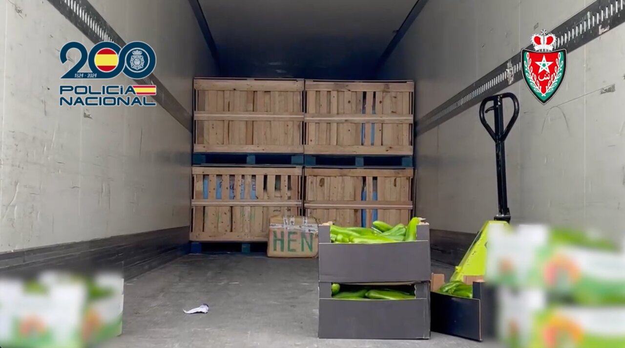 20 toneladas de hachís ocultas entre cajas de pimientos verdes en camiones frigoríficos procedentes de Marruecos / CNP