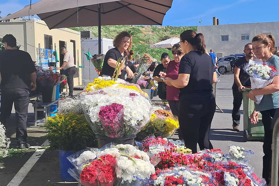 Puestos de flores en Santa Catalina / César Martín