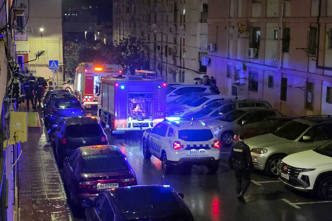 Coche ardiendo en el Mixto / Ceuta Tv