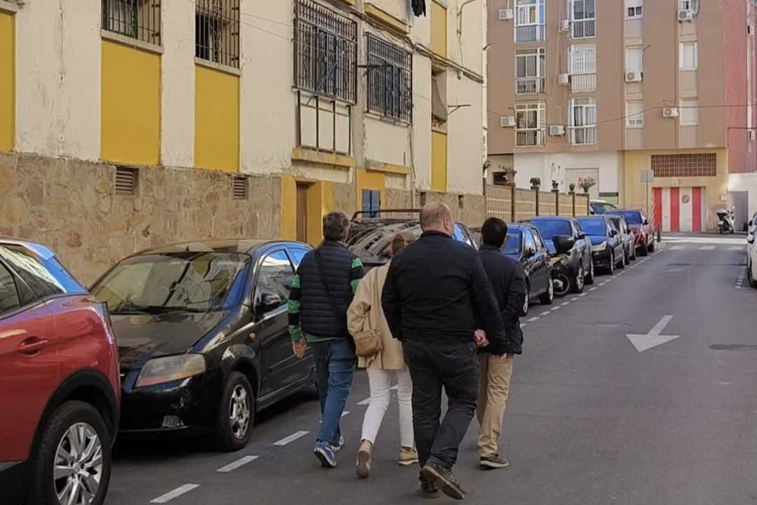 VOX alerta sobre el deterioro de los edificios en la barriada de Zurrón