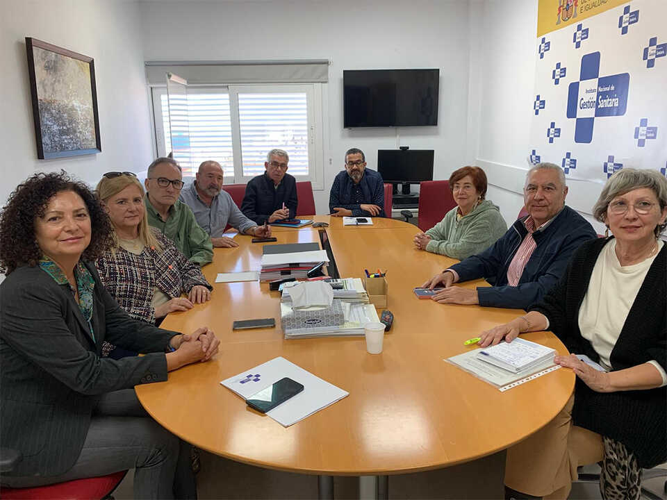 Reunión de INGESA con la AECC y ACMUMA