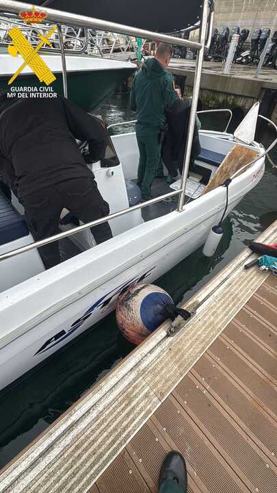 La droga se encontraba en un doble fondo habilitado en la embarcación / Guardia Civil
