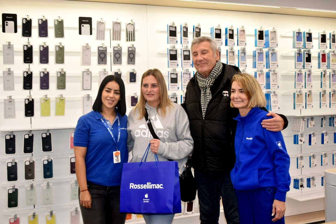 Lorena se lleva el _mejor Ipad y Iphone_ gracias al sorteo del Centro Comercial Abierto (1)