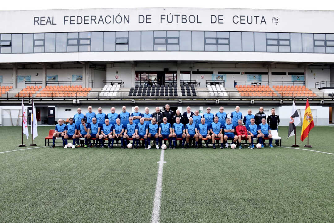 Fiesta de Navidad de los jugadores de 'Fútbol Andando' de la RFFCE