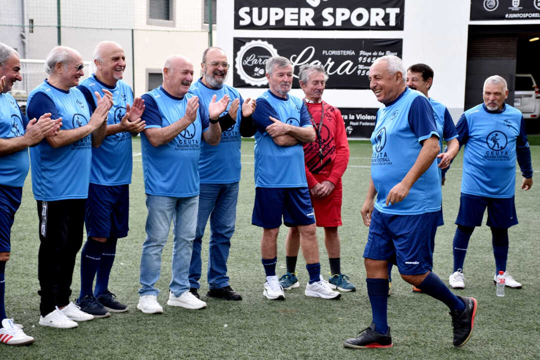 Fiesta de Navidad de los jugadores de 'Fútbol Andando' de la RFFCE