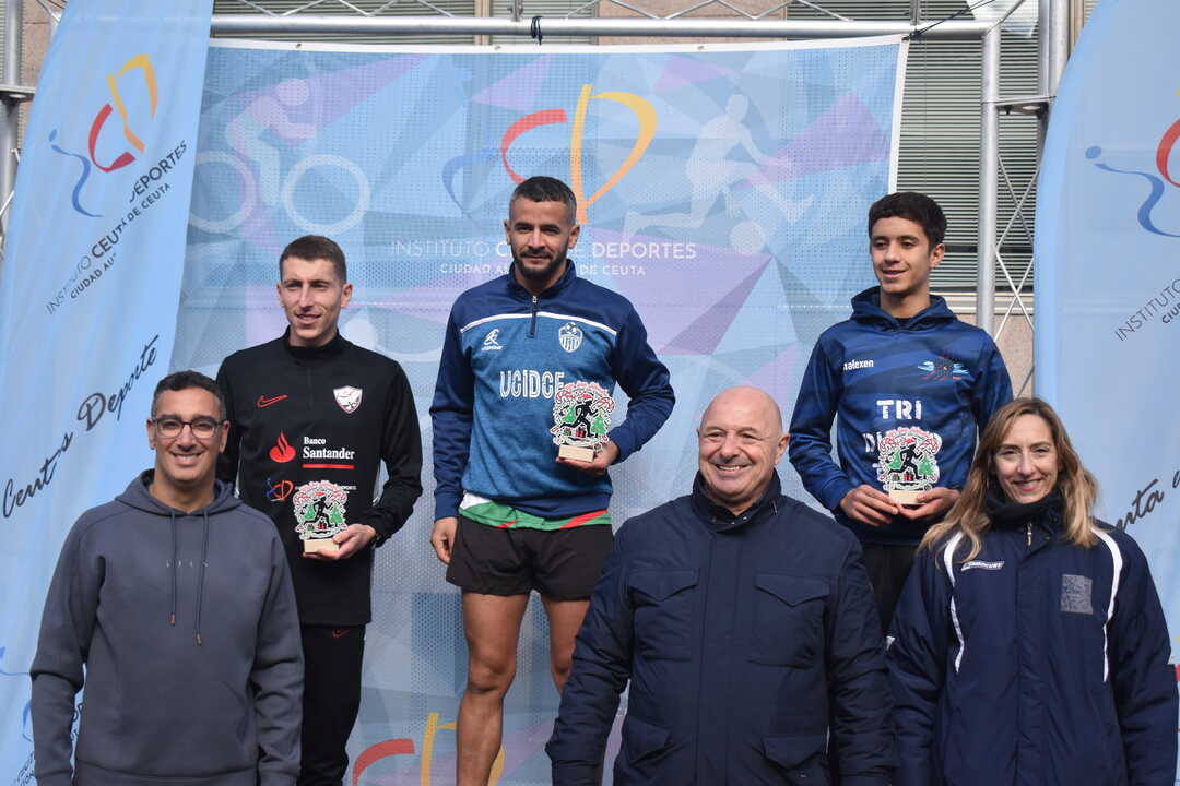 Ganadores en categoría masculina de la San Silvestre.