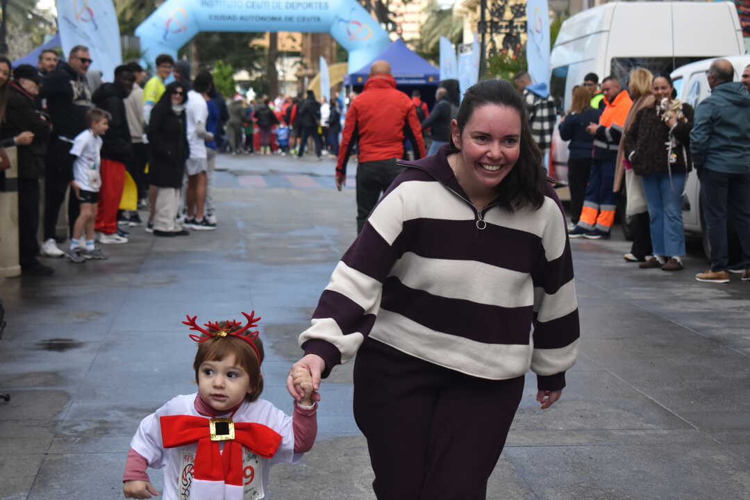 Los más pequeños disfrutando de la San Silvestre.