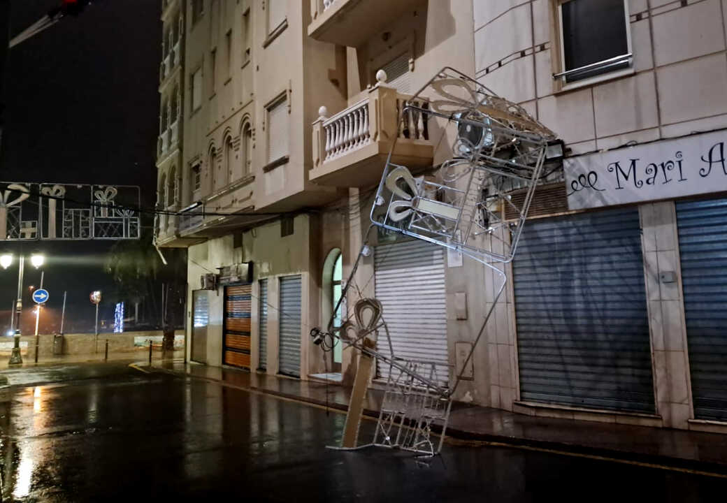 Efectos del fuerte temporal de lluvia y viento (2)