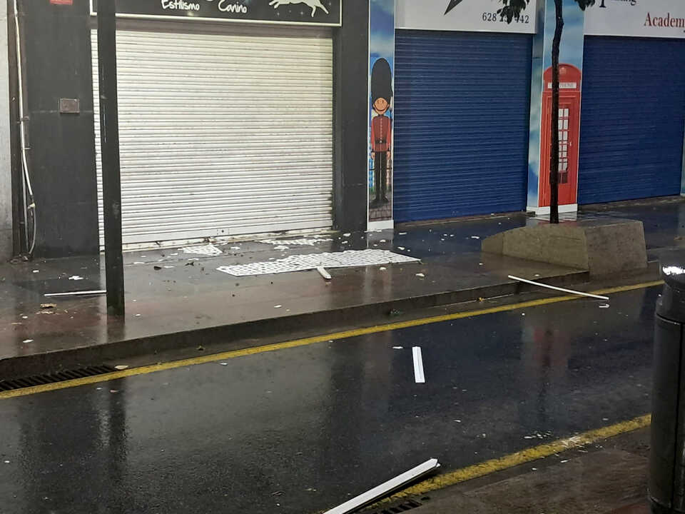 Efectos del fuerte temporal de lluvia y viento (4)