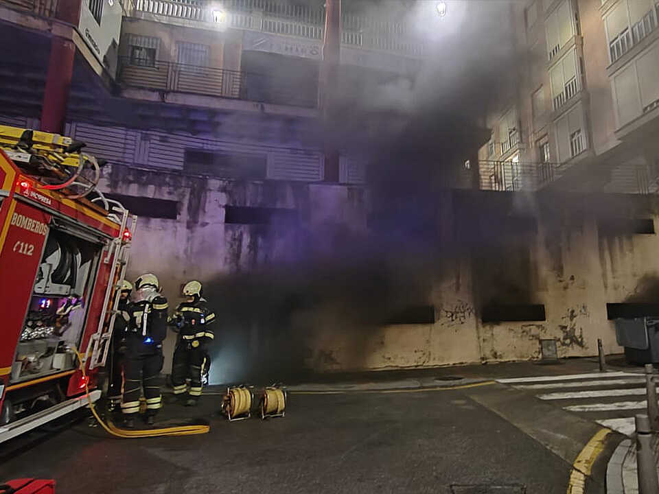 Incendio del garaje de la Calle Alfau