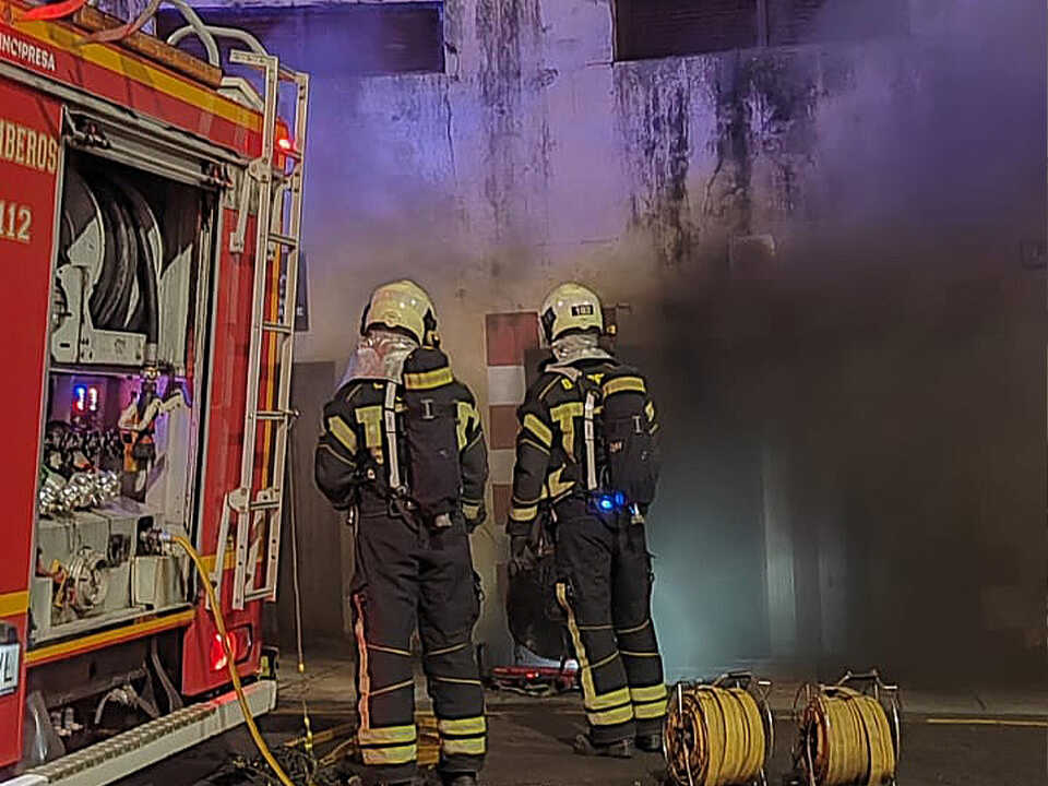 Incendio del garaje de la Calle Alfau