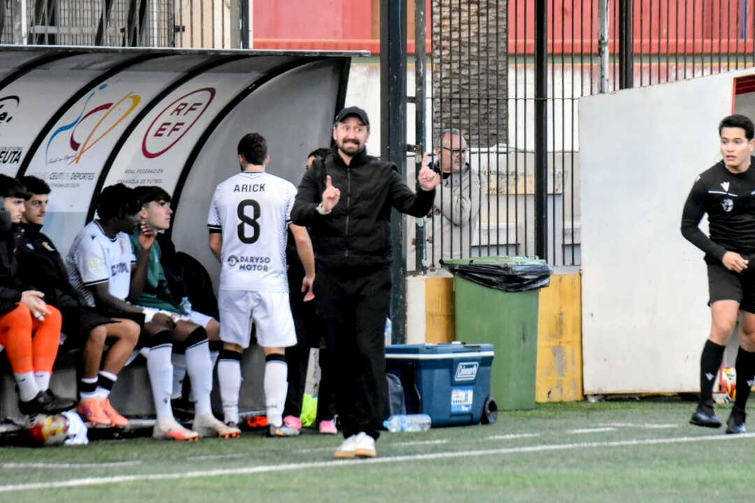 Encuentro entre el filial de la AD Ceuta FC y el CD Pozoblanco. Foto: Rafa Báez