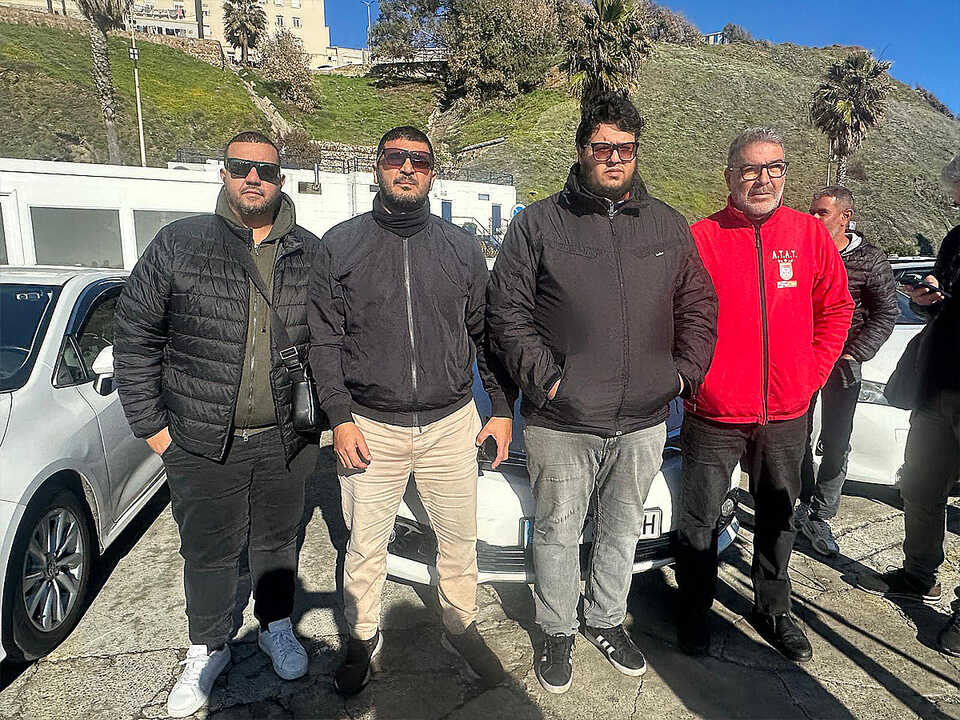 Concentración de los taxistas por la seguridad / Mohamed Ettouileb