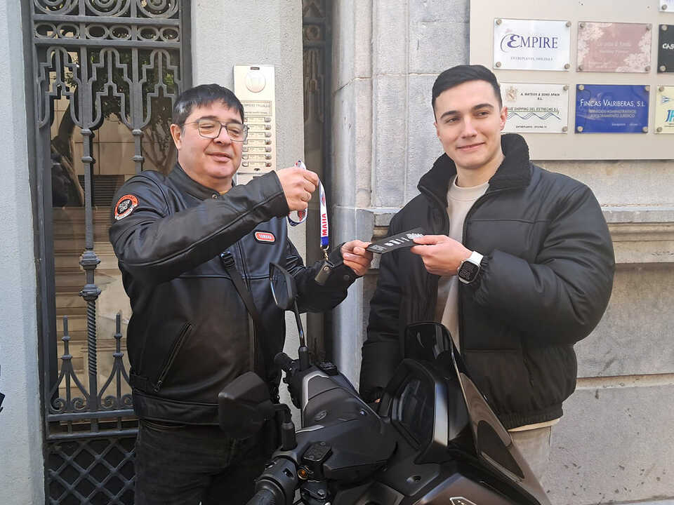 Entrega de la moto de la Campaña de Navidad / César Martín