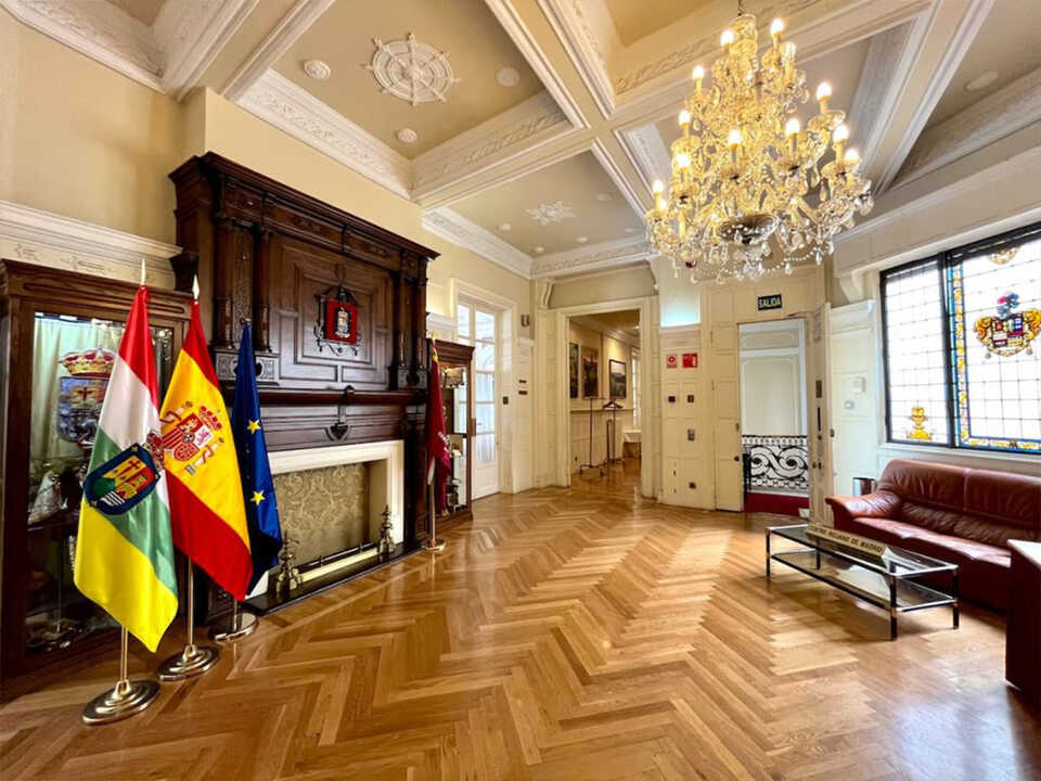 Visita de las Casas Regionales al Centro Riojano