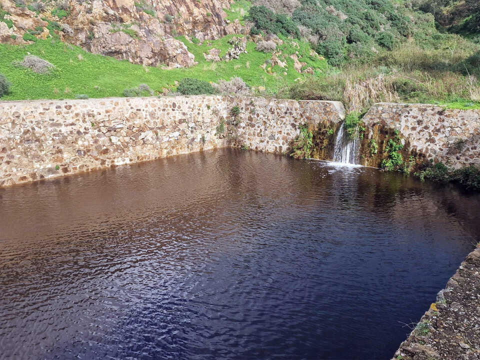 Balsa de San Amaro, llena tras las precipitaciones