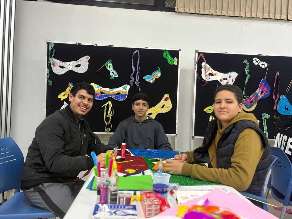 Creatividad, coplas y Ceuta: así se prepara el Carnaval juvenil más original / Alma Palomino