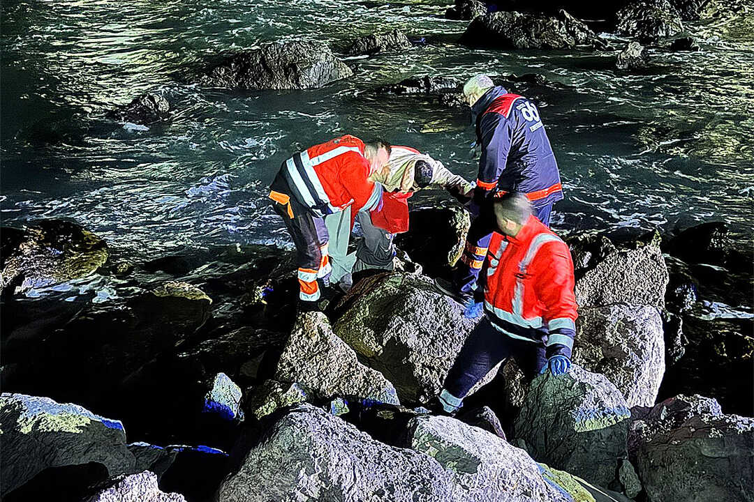 Rescate en el espigón del Revellín