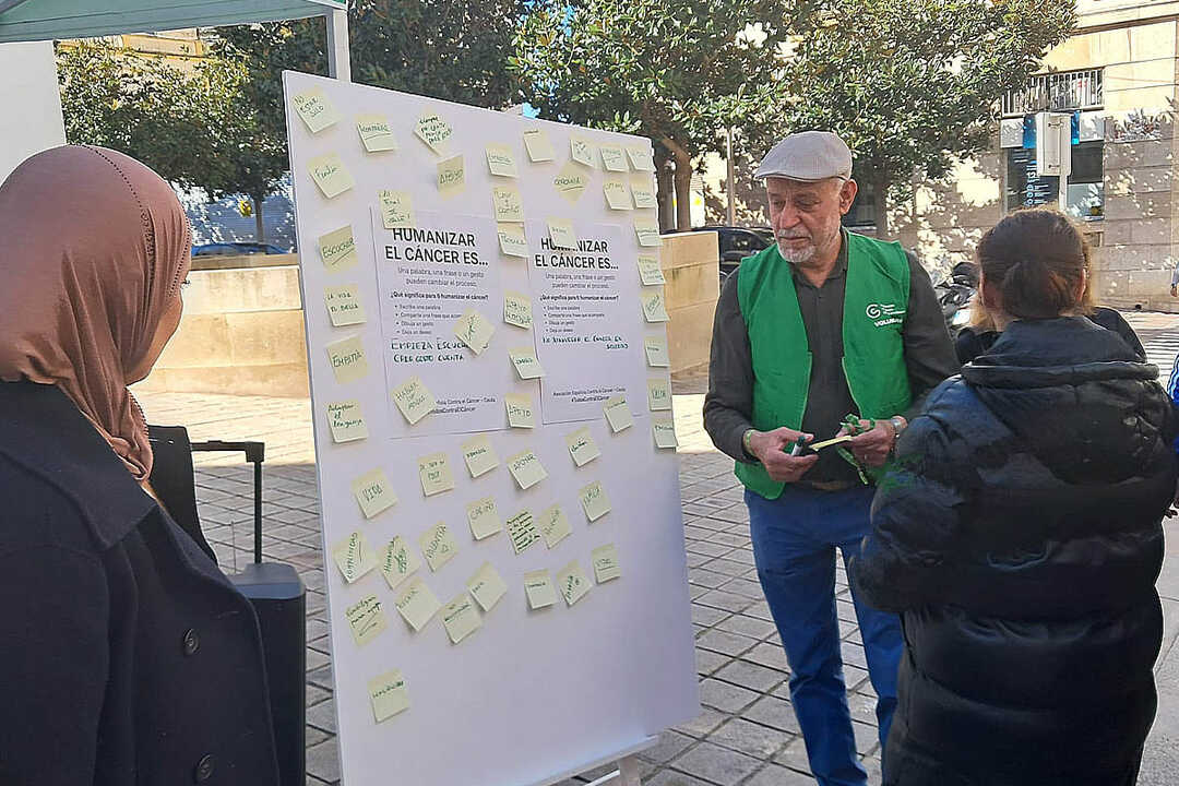 Humanizar el Cáncer / César María Martín Alcaide