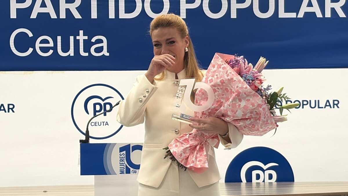Acto de entrega del premio a la Mujer 10 del Partido Popular a Nazaret Compaz / Alma Palomino