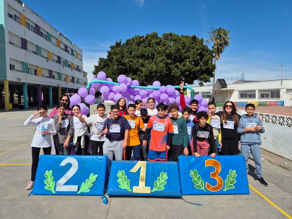 El Colegio Rey Juan Carlos I conmemora el 8M con actividades educativas y una carrera por la igualdad