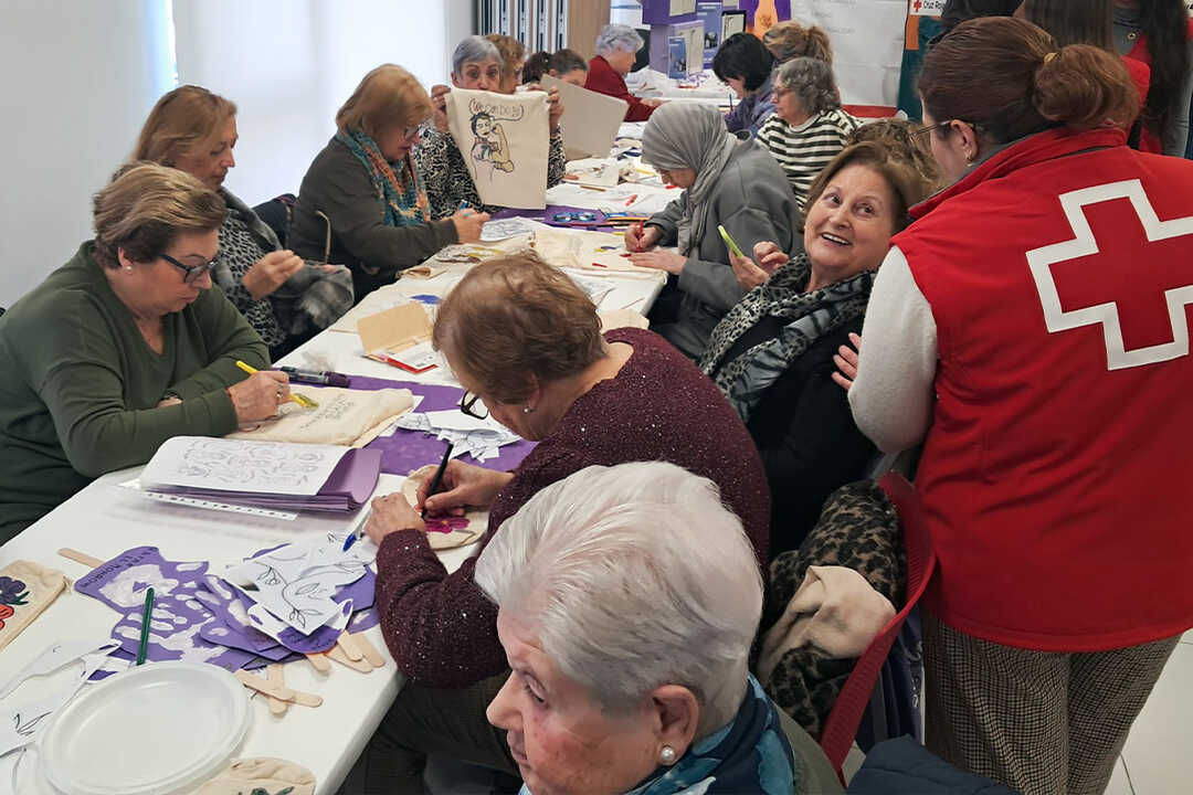 Actividades de Cruz Roja por el 8M / César Martín