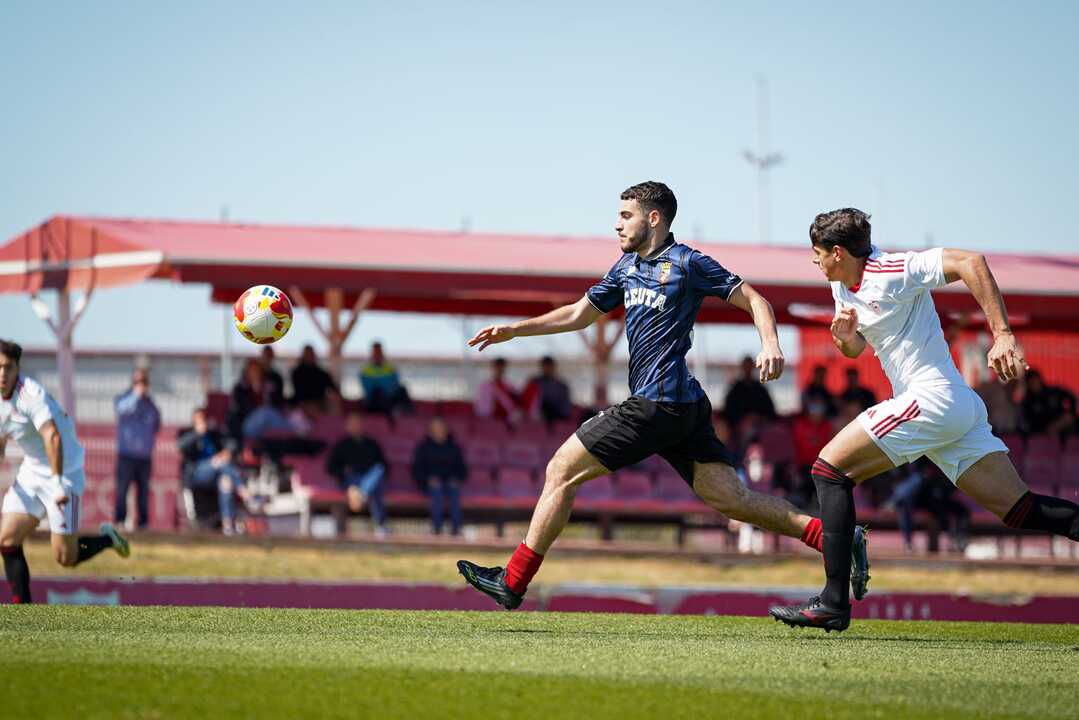 El filial de la AD Ceuta FC cae en Sevilla y suma su segunda derrota consecutiva