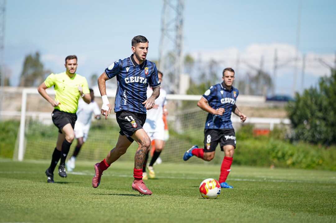 El filial de la AD Ceuta FC cae en Sevilla y suma su segunda derrota consecutiva