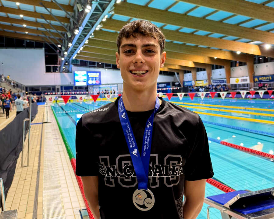 Plata en todo un Campeonato de España_ Alejandro López Galán sigue haciendo historia en la natación caballa (1)