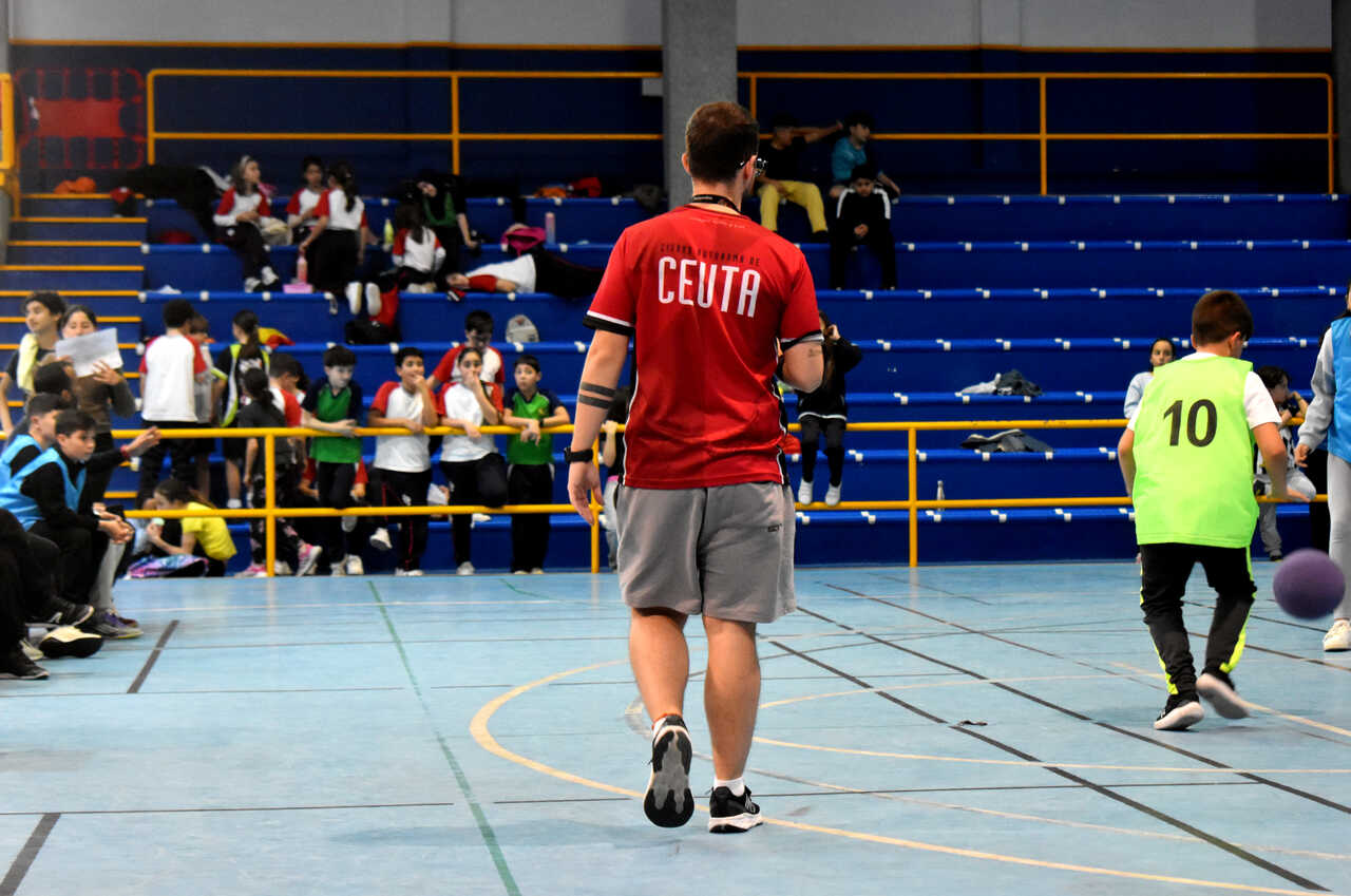 Jornada de convivencia de la mano de la Federación de Baloncesto y 'Ceuta te Enseña'. Foto: Rafa Báez